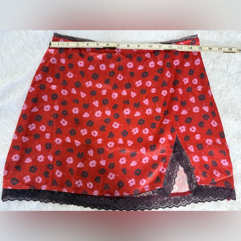 Anthropologie x Maeve Red slip satin skirt w front slip M NWT - Picture 5 of 10